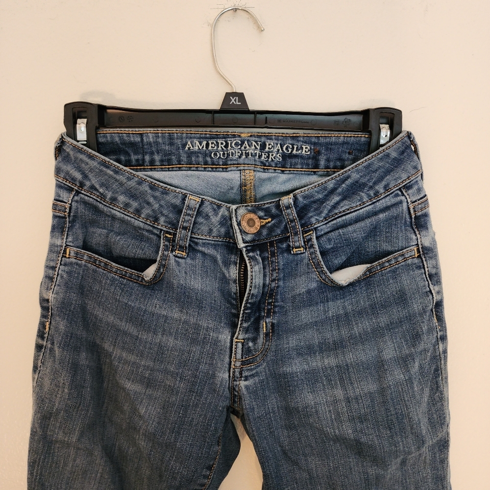 American Eagle Medium Wash Jegging Size 2 - Picture 3 of 7